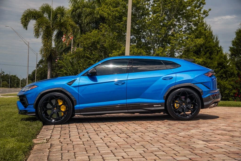 2024 Lamborghini Urus Performante - Image 2 of 31