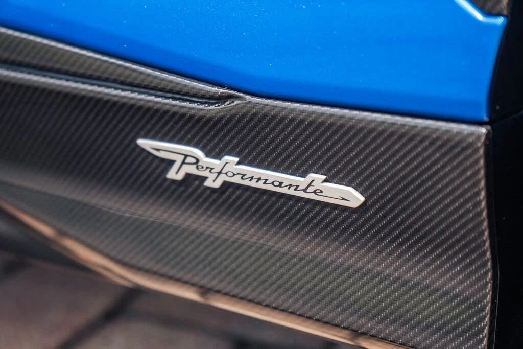 2024 Lamborghini Urus Performante - Image 19 of 31