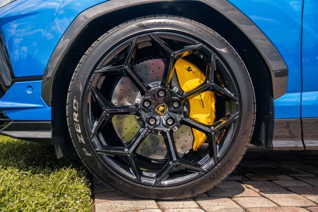 2024 Lamborghini Urus Performante - Image 15 of 31
