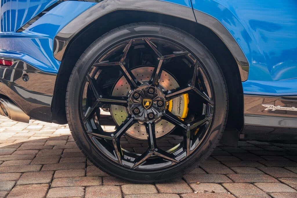 2024 Lamborghini Urus Performante - Image 13 of 31