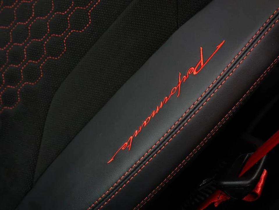 2024 Lamborghini Urus Performante - Image 19 of 31
