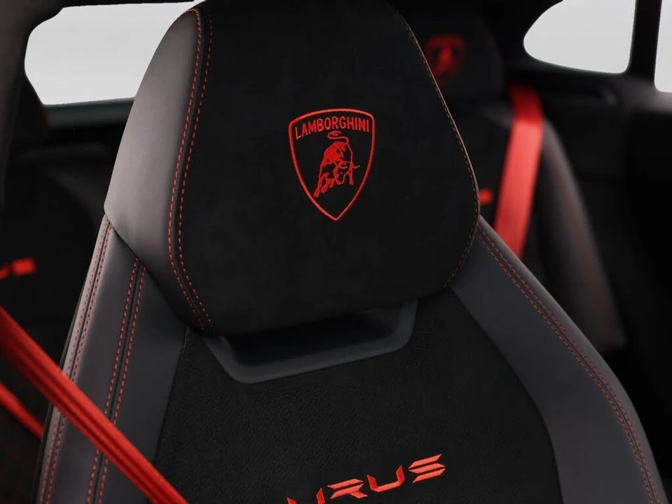2024 Lamborghini Urus Performante - Image 15 of 31