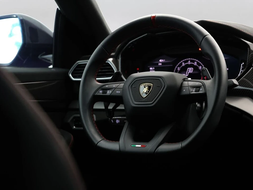 2024 Lamborghini Urus Performante - Image 29 of 31