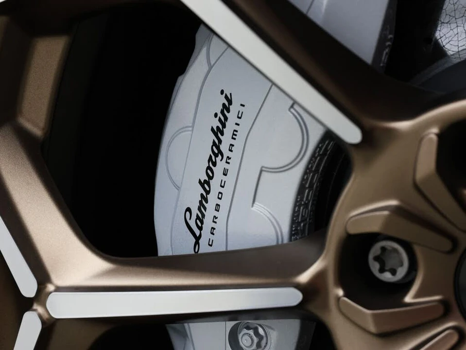 2024 Lamborghini Urus Performante - Image 12 of 31