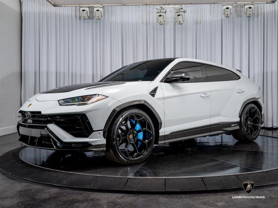 2024 Lamborghini Urus Performante - Image 11 of 31
