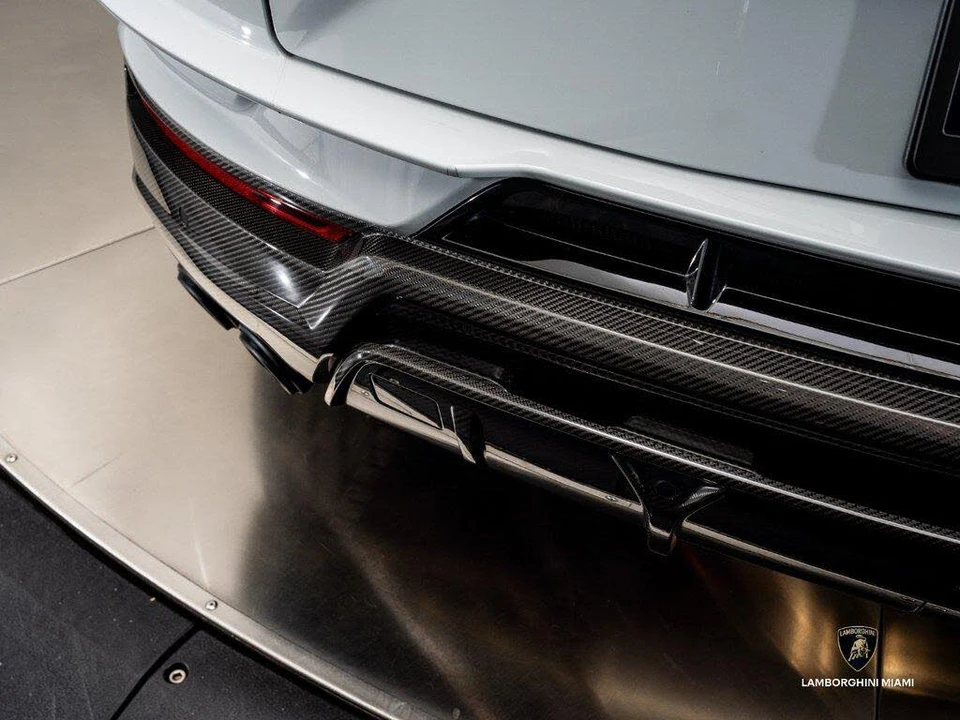 2024 Lamborghini Urus Performante - Image 16 of 31
