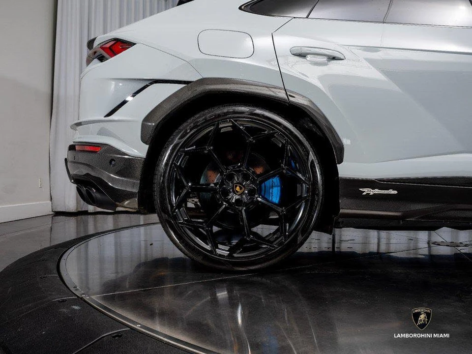 2024 Lamborghini Urus Performante - Image 25 of 31