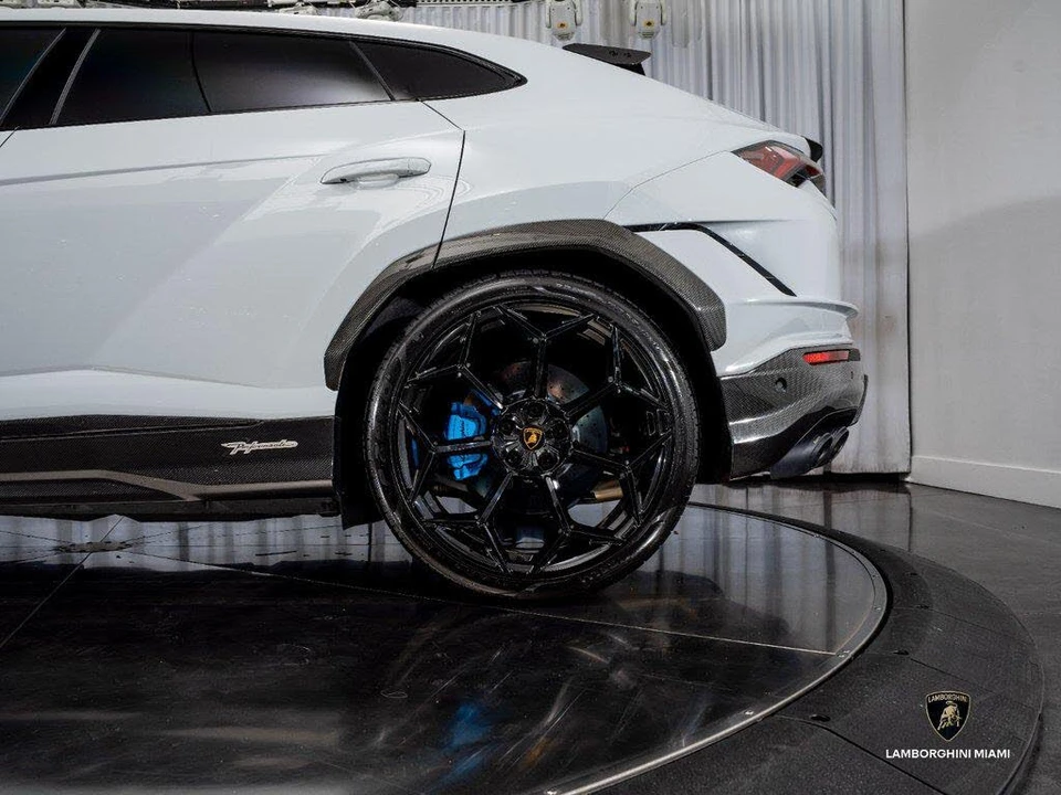 2024 Lamborghini Urus Performante - Image 14 of 31