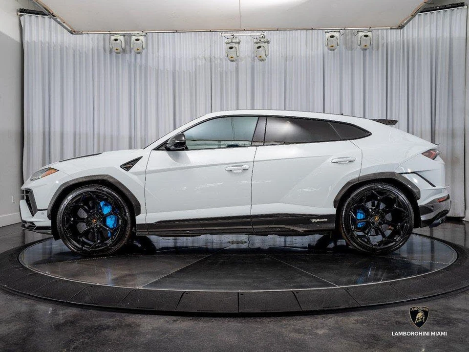 2024 Lamborghini Urus Performante - Image 12 of 31