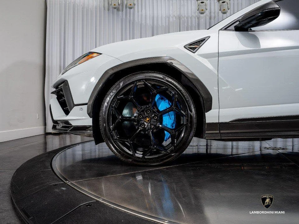 2024 Lamborghini Urus Performante - Image 13 of 31