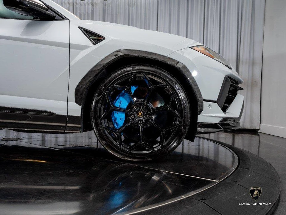 2024 Lamborghini Urus Performante - Image 26 of 31
