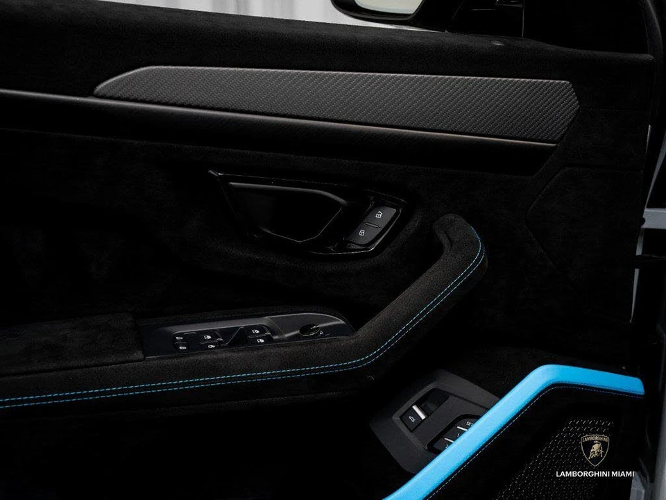 2024 Lamborghini Urus Performante - Image 29 of 31