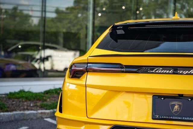 2024 Lamborghini Urus Performante - Image 15 of 31
