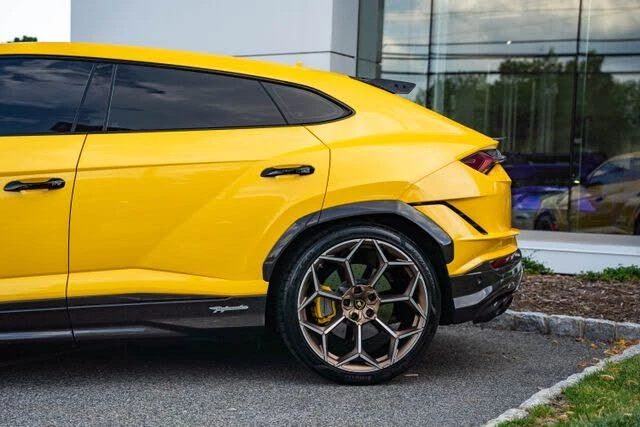 2024 Lamborghini Urus Performante - Image 11 of 31