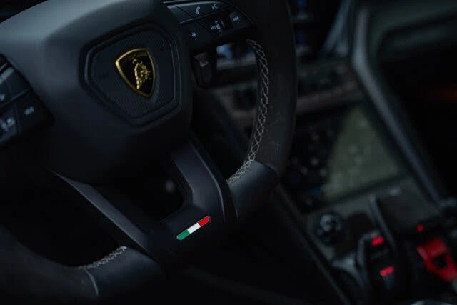 2024 Lamborghini Urus Performante - Image 25 of 31