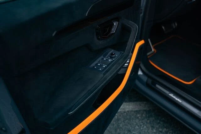 2024 Lamborghini Urus Performante - Image 30 of 31