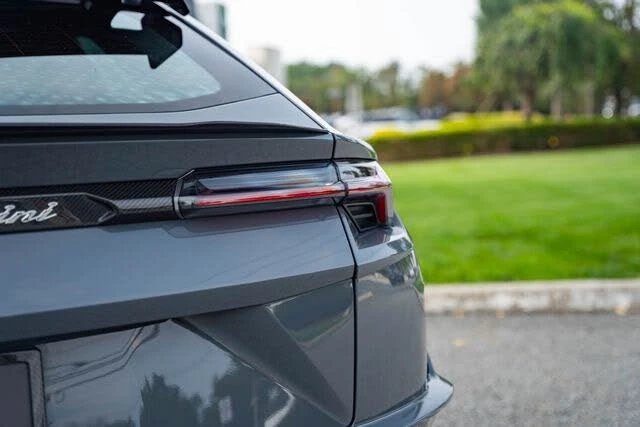 2024 Lamborghini Urus Performante - Image 19 of 31