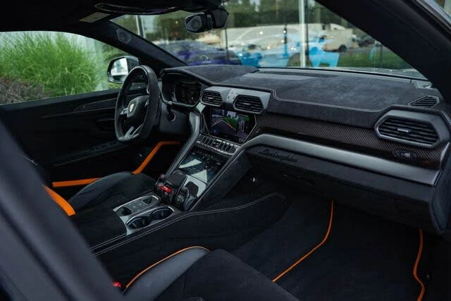 2024 Lamborghini Urus Performante - Image 20 of 31