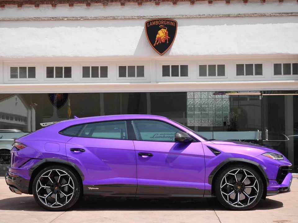 2024 Lamborghini Urus Performante - Image 2 of 31