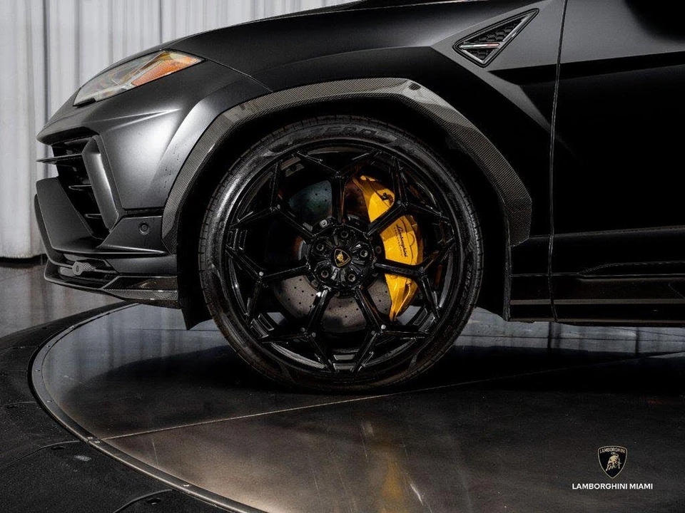 2024 Lamborghini Urus Performante - Image 10 of 31