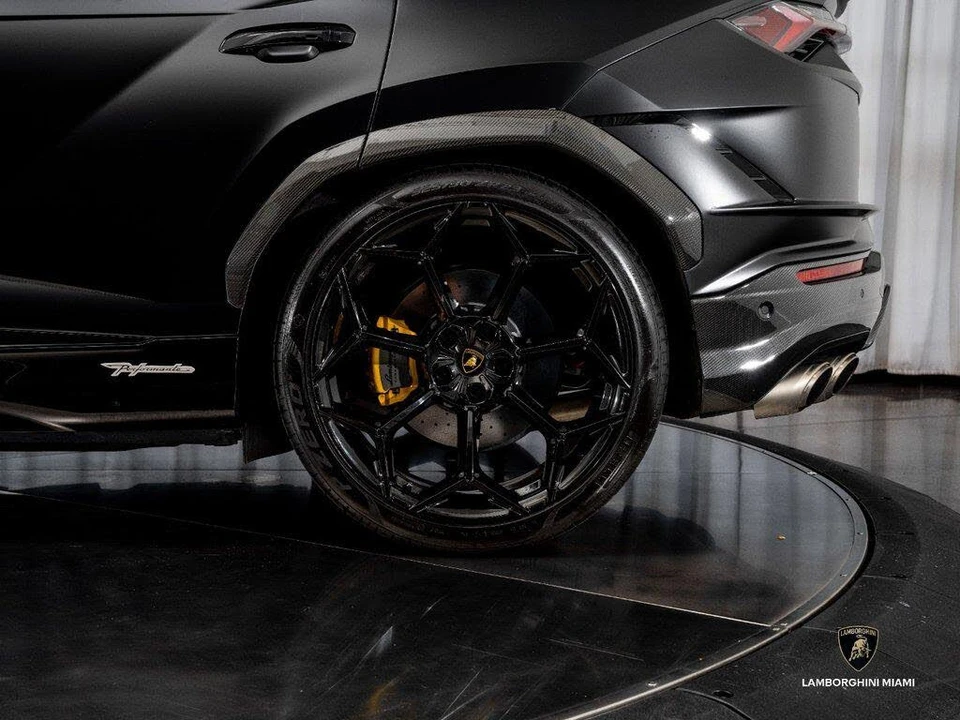 2024 Lamborghini Urus Performante - Image 11 of 31