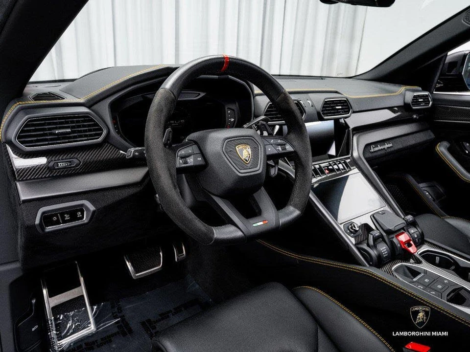 2024 Lamborghini Urus Performante - Image 28 of 31