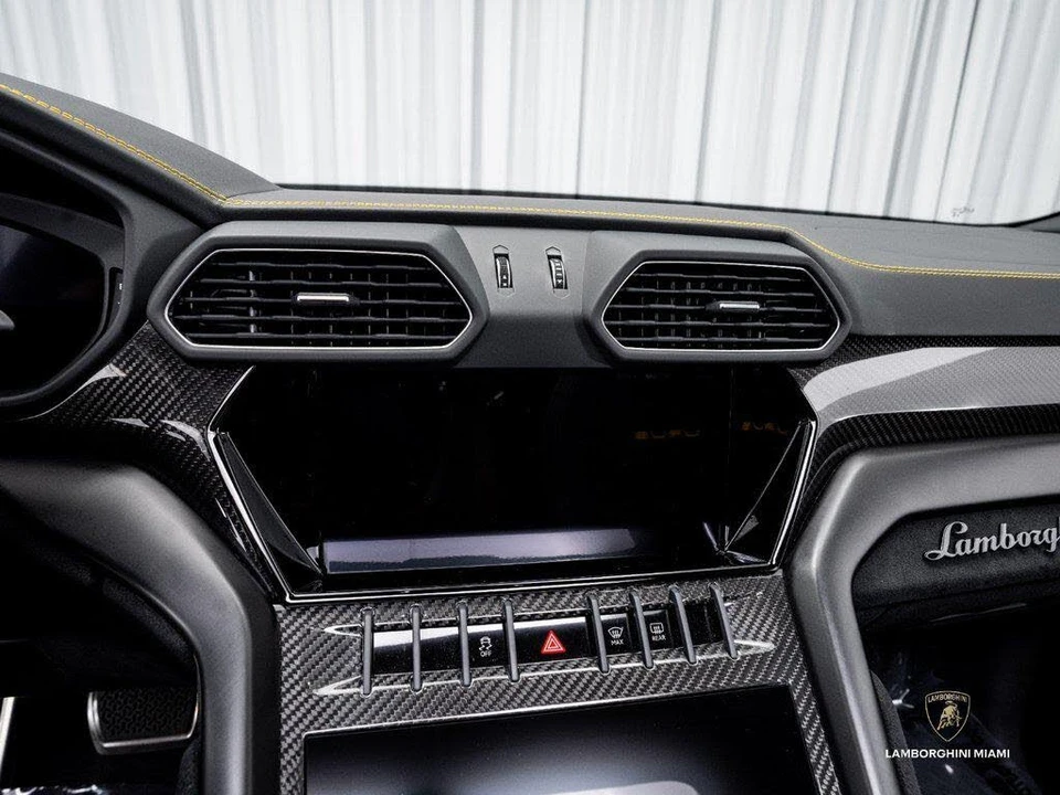2024 Lamborghini Urus Performante - Image 29 of 31