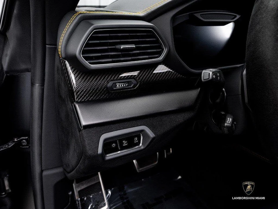 2024 Lamborghini Urus Performante - Image 27 of 31