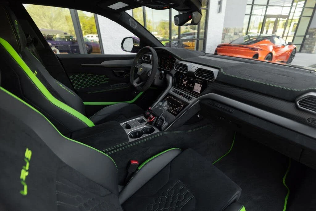 2024 Lamborghini Urus Performante - Image 24 of 31