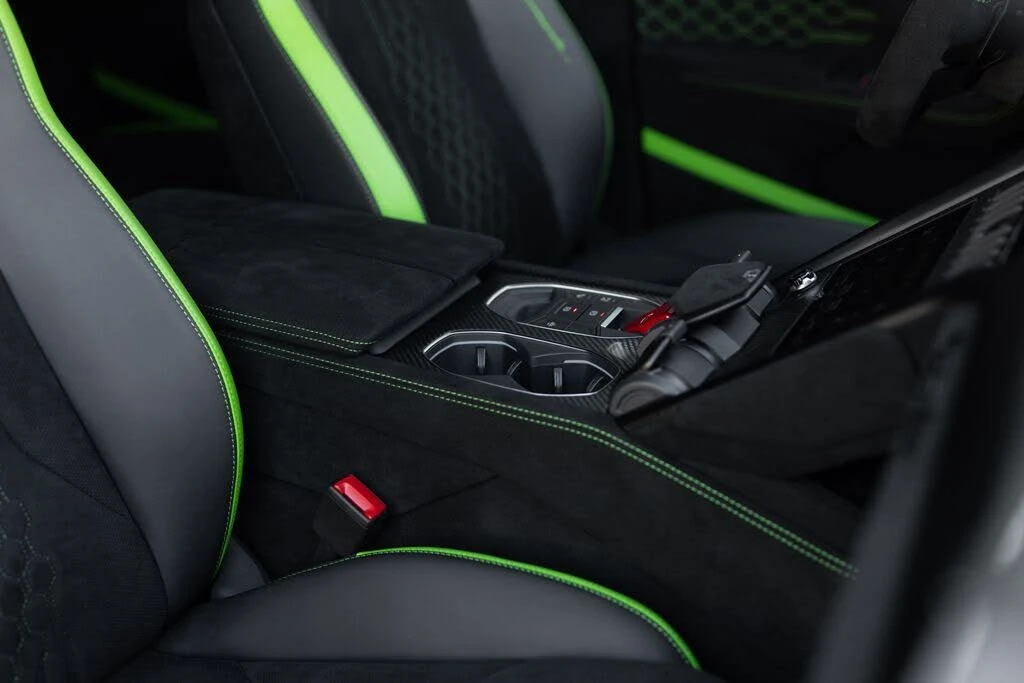 2024 Lamborghini Urus Performante - Image 29 of 31