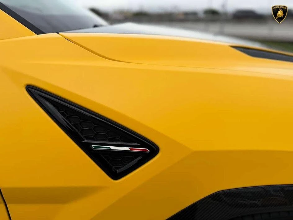 2024 Lamborghini Urus Performante - Image 16 of 31