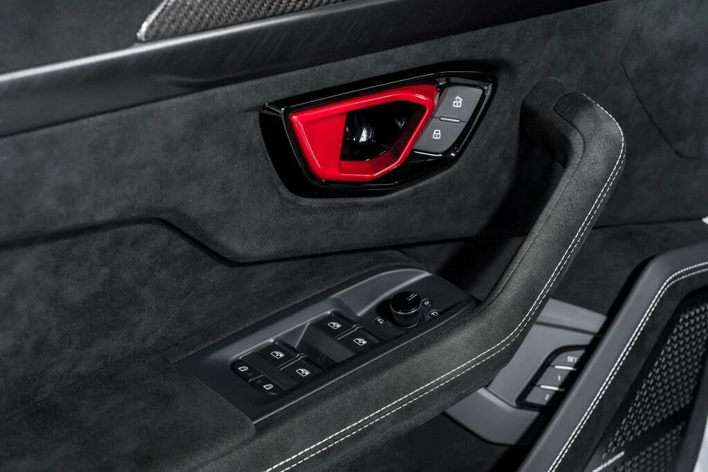 2024 Lamborghini Urus Performante - Image 10 of 31