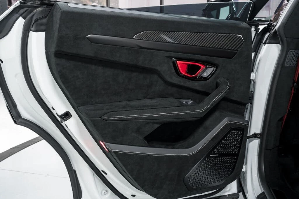 2024 Lamborghini Urus Performante - Image 31 of 31