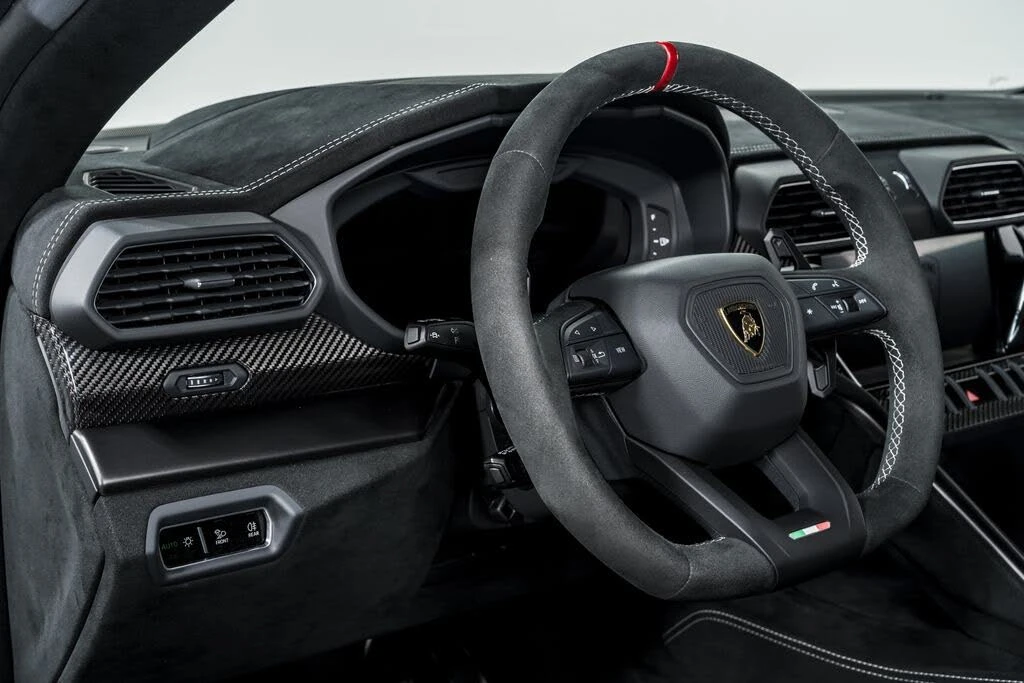2024 Lamborghini Urus Performante - Image 14 of 31