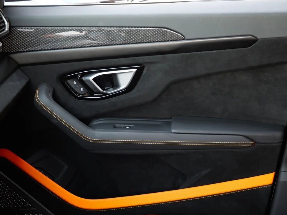 2024 Lamborghini Urus Performante - Image 28 of 31