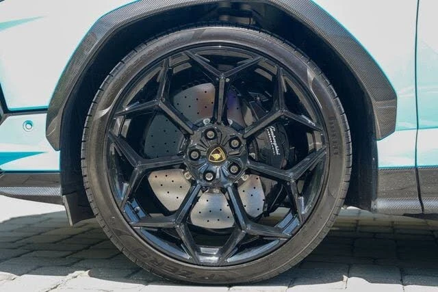 2024 Lamborghini Urus Performante - Image 18 of 31
