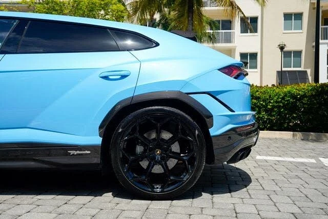 2024 Lamborghini Urus Performante - Image 17 of 31