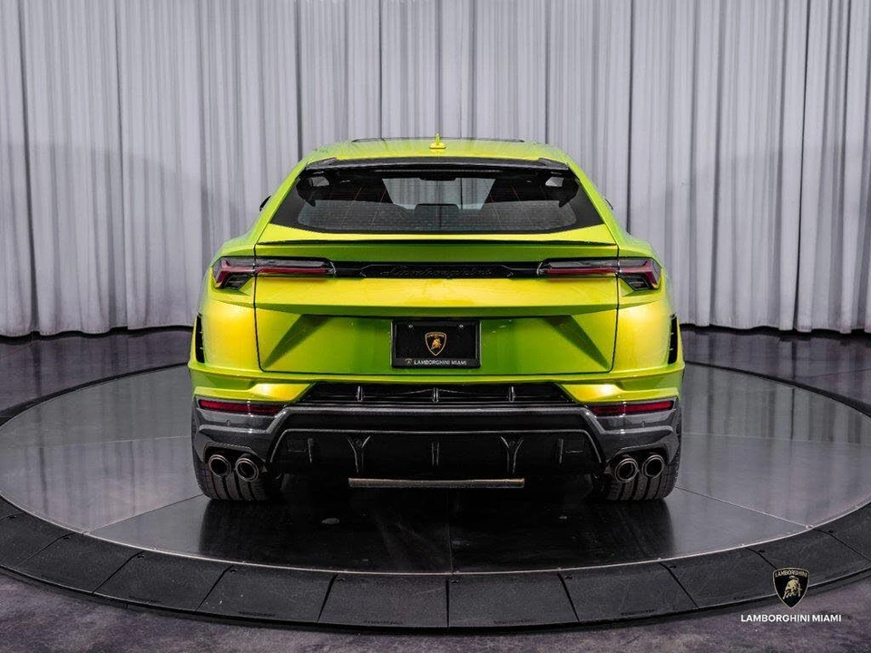 2024 Lamborghini Urus Performante - Image 15 of 31
