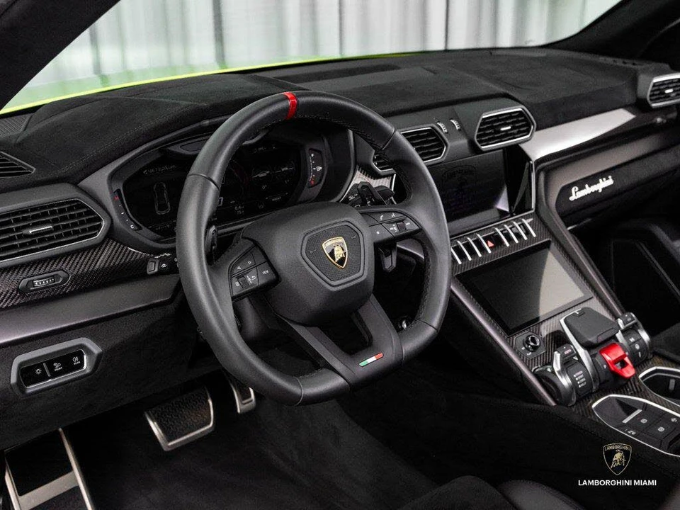 2024 Lamborghini Urus Performante - Image 27 of 31