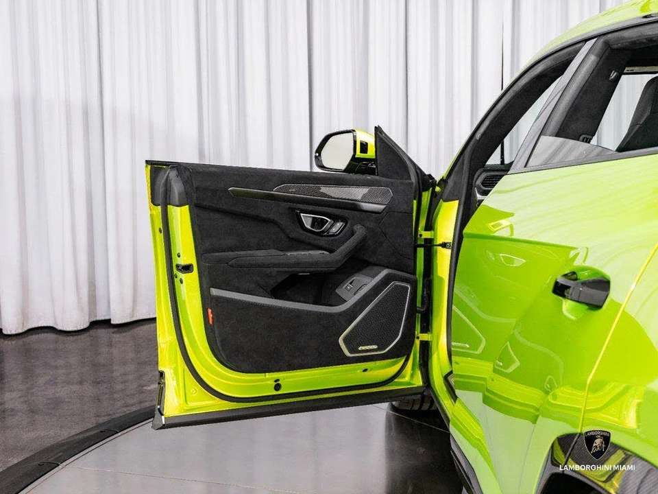 2024 Lamborghini Urus Performante - Image 22 of 31