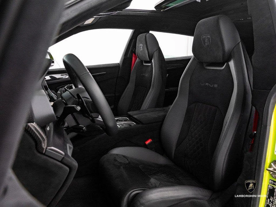 2024 Lamborghini Urus Performante - Image 29 of 31
