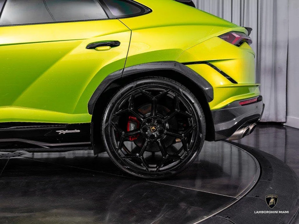 2024 Lamborghini Urus Performante - Image 11 of 31