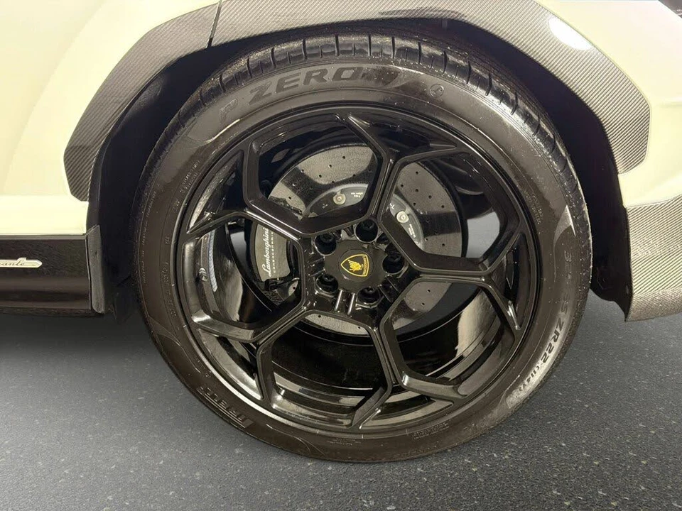 2024 Lamborghini Urus Performante - Image 14 of 31