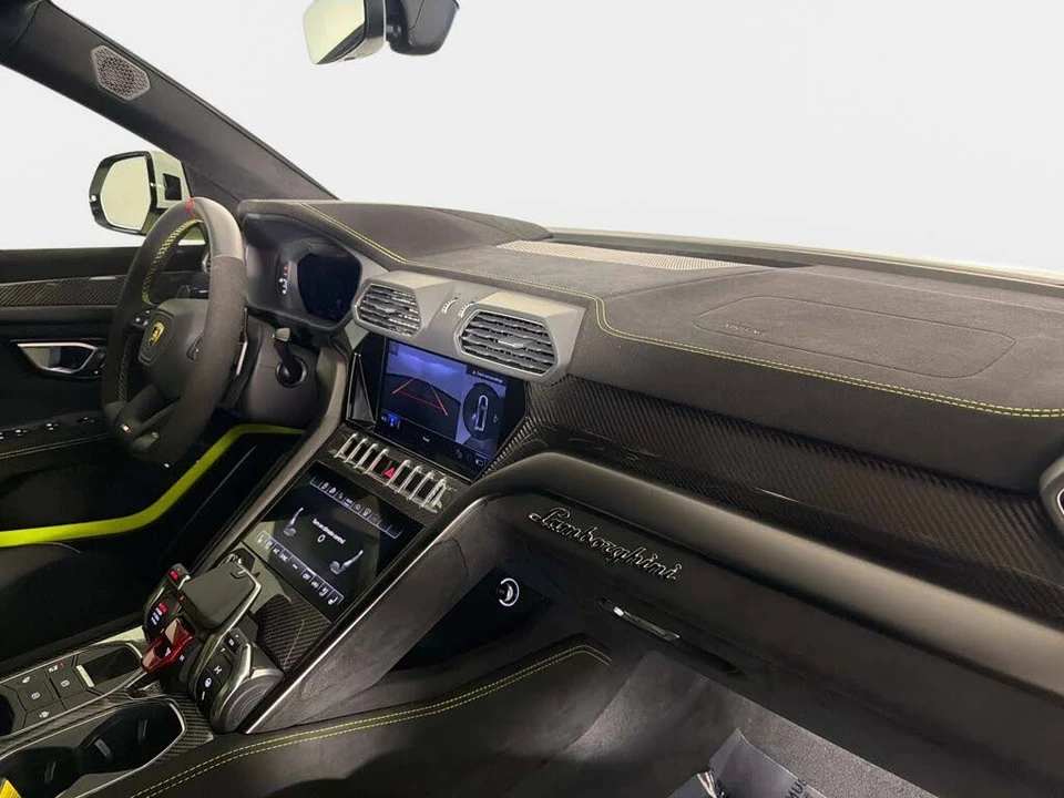 2024 Lamborghini Urus Performante - Image 26 of 31