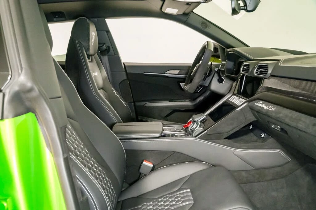 2024 Lamborghini Urus Performante - Image 28 of 31