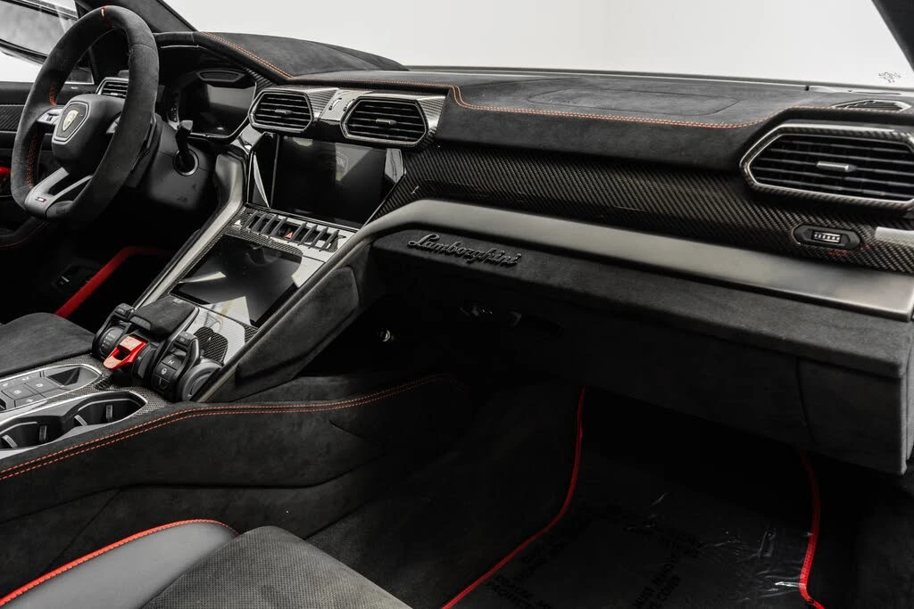 2024 Lamborghini Urus Performante - Image 14 of 31