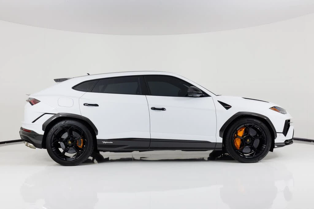 2024 Lamborghini Urus Performante - Image 2 of 31
