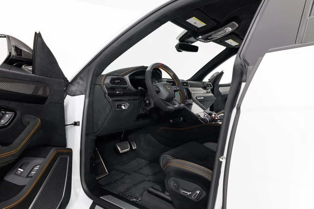 2024 Lamborghini Urus Performante - Image 13 of 31