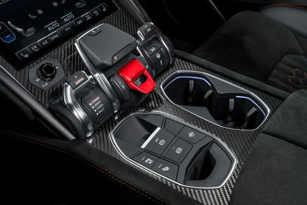 2024 Lamborghini Urus Performante - Image 29 of 31