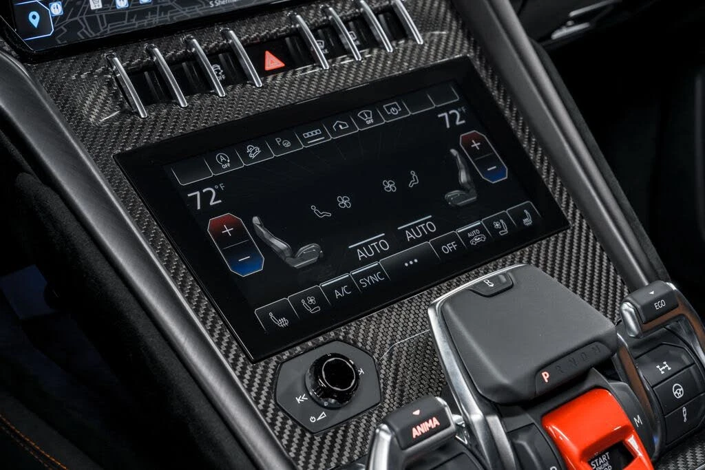 2024 Lamborghini Urus Performante - Image 28 of 31